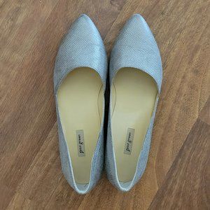 PAUL GREEN SILVER/TAUPE GENUINE LEATHER SIDE CUT FLATS SIZE 6,5 (UK), 9 (US)